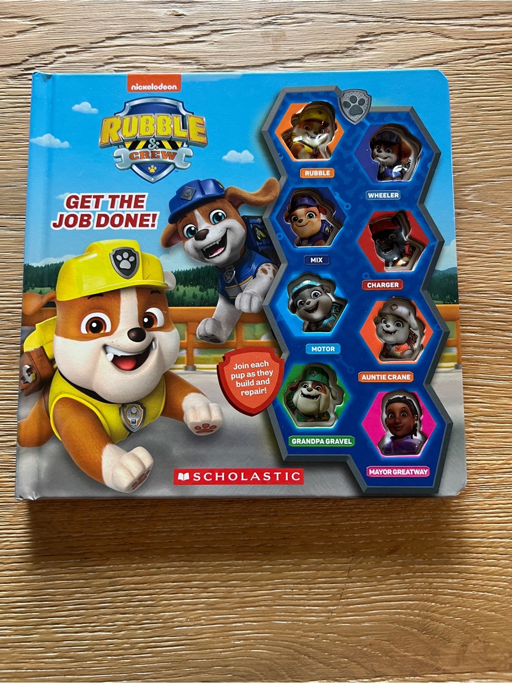 🐶🐾SCHOLASTIC PAW PATROL RUBBLE & CREW BOOK🐾🐶